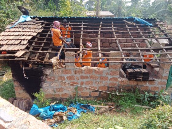 ವಿದ್ಯುತ್ ಶಾರ್ಟ್ ಸರ್ಕ್ಯೂಟ್ ನಿಂದ ಮನೆಗೆ ಬೆಂಕಿ ಅವಘಡ, ಸ್ವಚ್ಚತೆಗೆ ಸಹಕಾರ ನೀಡಿದ ಶೌರ್ಯ ತಂಡ.