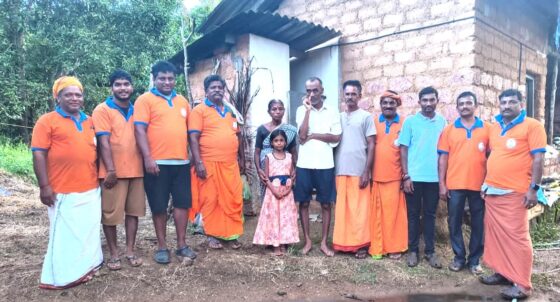 ನಿರ್ಗತಿಕ ಕುಂಟುಂಬದ ಮನೆ ರಿಪೇರಿ, ಮಾನವೀಯತೆ ಮೆರೆದ ಸ್ವಯಂಸೇವಕರು.