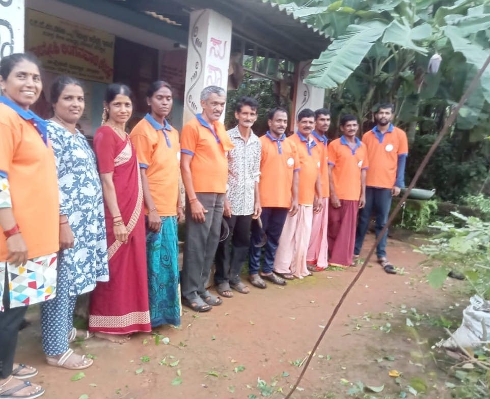 ಬಂಟ್ವಾಳ: ಅಂಗನವಾಡಿ ಕೇಂದ್ರದ ಪರಿಸರದಲ್ಲಿ ಸ್ವಚ್ಚತೆ, ನಾವೂರು ಘಟಕದಿಂದ ಸೇವೆ.
