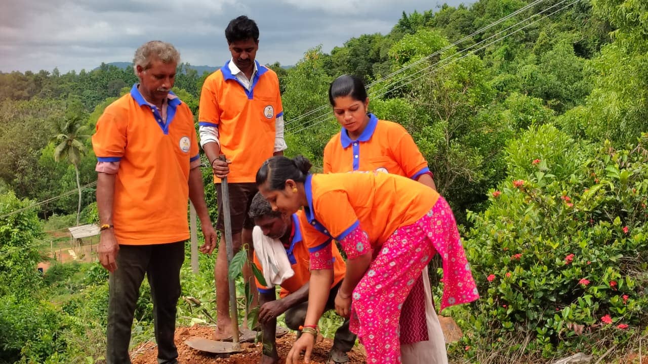 ಪಿಲಾತಬೆಟ್ಟು ಹಿಂದೂ ರುದ್ರಭೂಮಿಯಲ್ಲಿ ಗಿಡ ನಾಟಿ ಮತ್ತು ಸ್ವಚ್ಚತೆ,