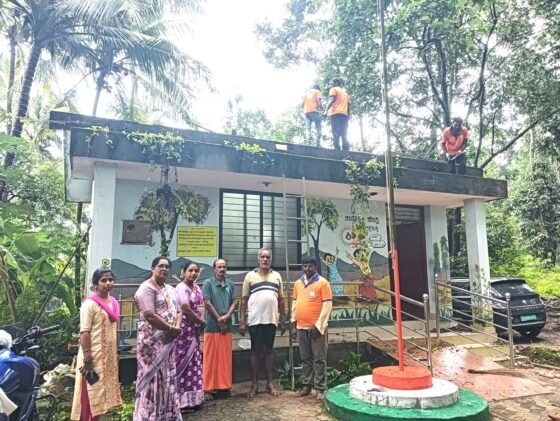 ಬ್ರಹ್ಮಾವರ: ಅಂಗನವಾಡಿ ಕೇಂದ್ರದ ಕುಡಿಯುವ ನೀರಿನ ಟ್ಯಾಂಕ್ ಸ್ವಚ್ಚತೆ.