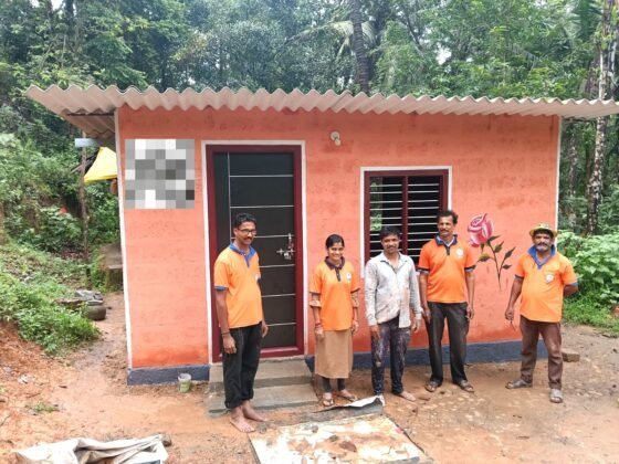 ಪುತ್ತೂರು: ಬಡ ಕುಟುಂಬದ ಹೊಸ ಮನೆಗೆ ಬಣ್ಣ ಬಳಿಯಲು ಸಹಕಾರ ನೀಡಿದ ಶೌರ್ಯ ತಂಡ.