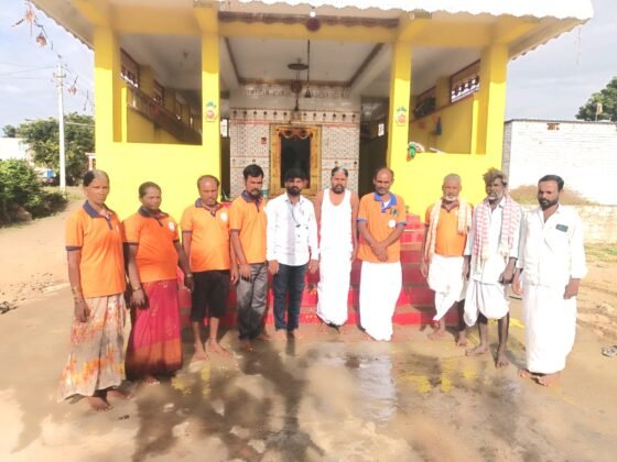 ಸೇಡಂ: ದೇವಸ್ಥಾನದ ಸ್ವಚ್ಚತಾ ಶ್ರಮದಾನ ನಡೆಸಿದ ಮೋತಕಪಲ್ಲಿ ಘಟಕದ ಸದಸ್ಯರು.