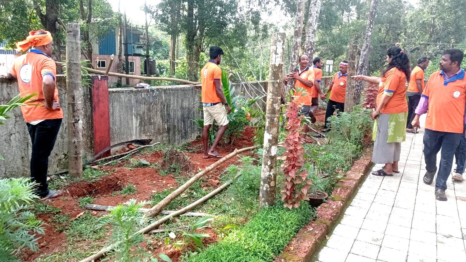 ಕಾರ್ಕಳ: ಬಜಗೋಳಿ ಶೌರ್ಯ ತಂಡದಿಂದ ಶಾಲೆಯಲ್ಲಿ ಕೈತೋಟ ರಚನೆ.